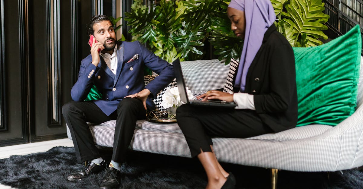 VX账号买卖:流量卡与月租卡的联系和区别