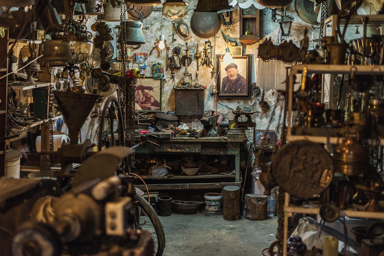 如何帮助吸烟者理解和应对他们可能面临的风险？